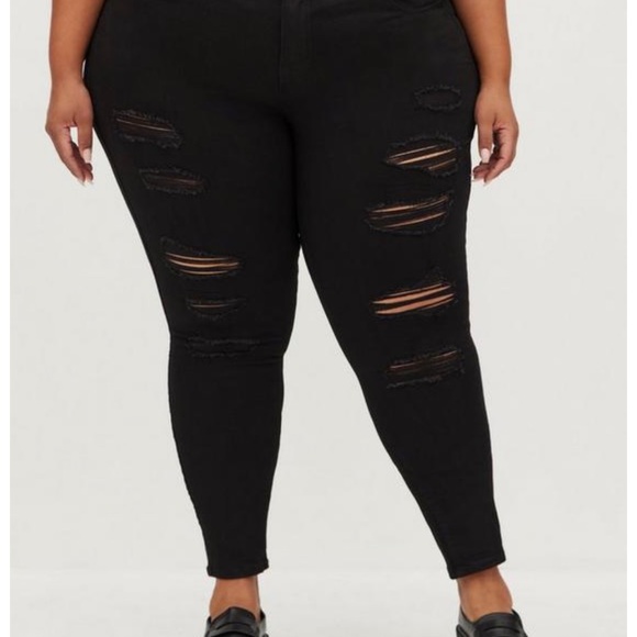 Like New Torrid Bombshell Black Denim - Premium Distressed (Bombshell) - Plus - Picture 4 of 4